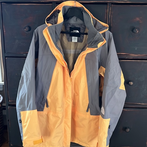 The North Face Gortex Jacket - Picture 1 of 5